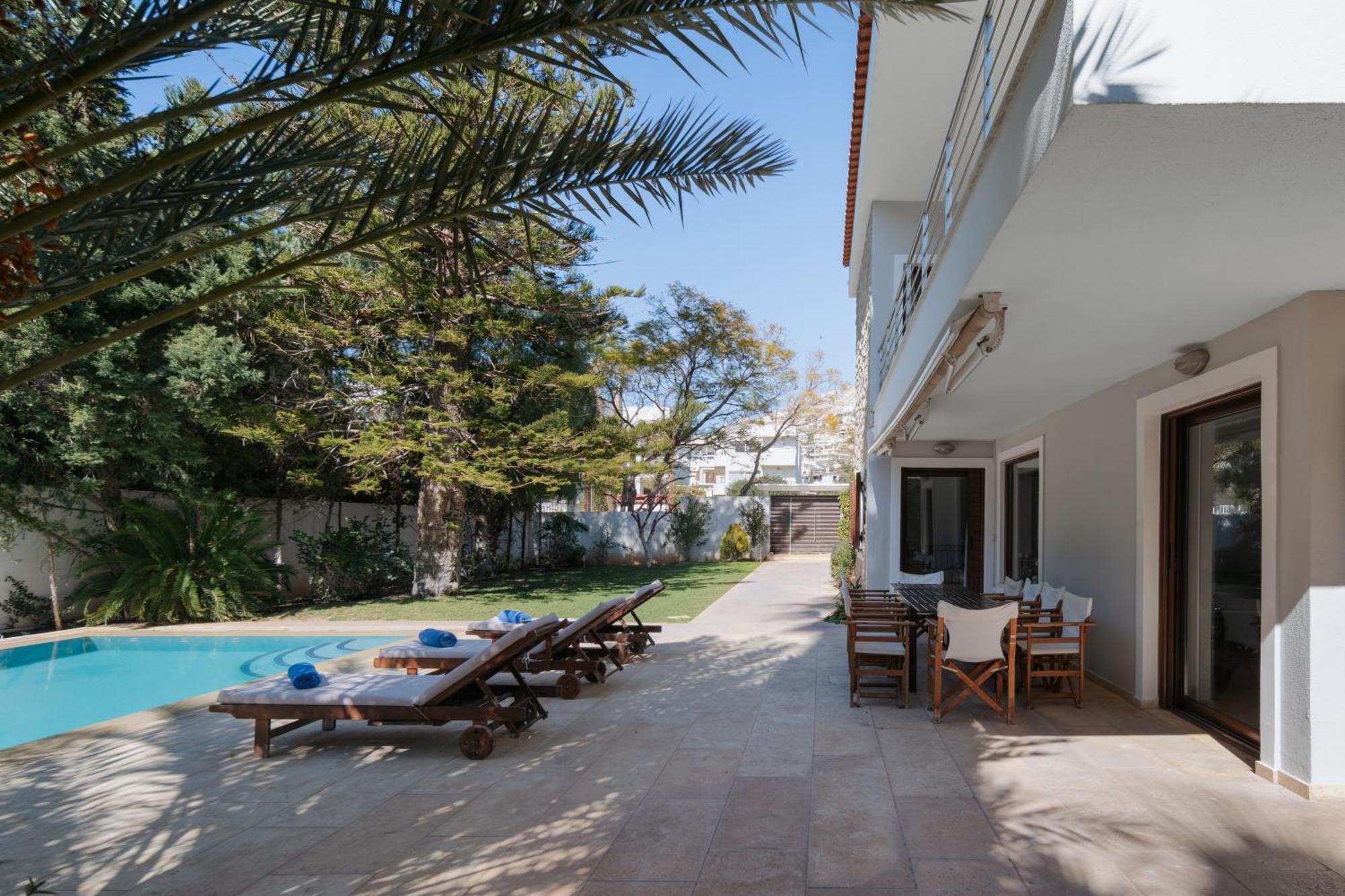 Villa Saronida Exterior photo